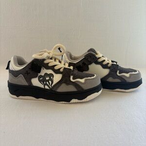 TheSuperMade Vintage Niche
Casual Skate Shoes Grey.